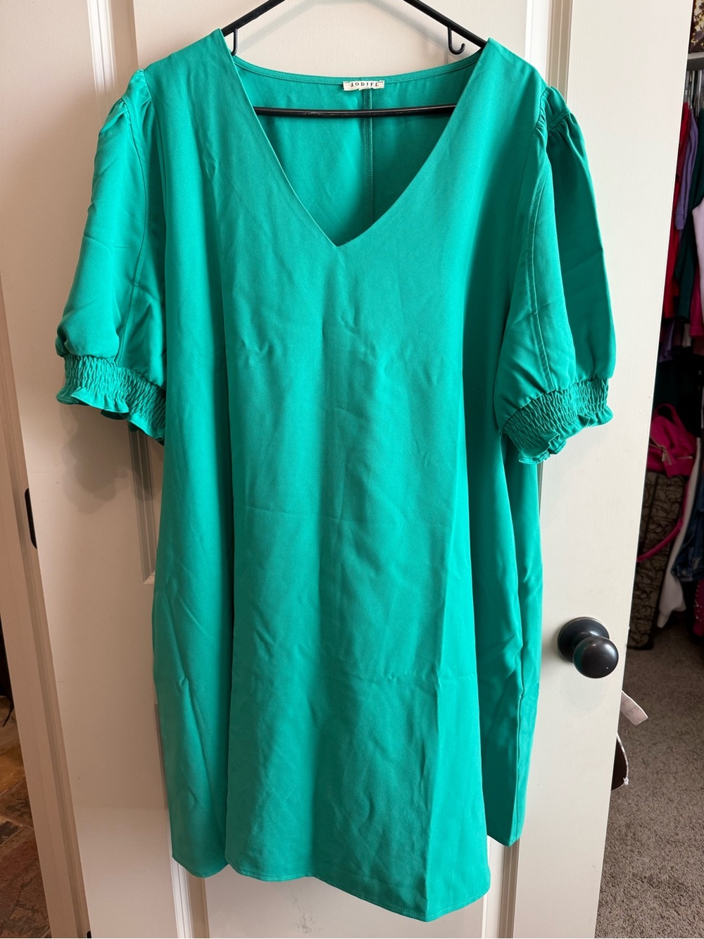 JODIFL Kelly green  V-Neck Puff Sleeve flowy Dress